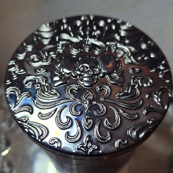 Ghoul Friend Bath and Body Single-wick candle • 8 oz • - Picture 5 of 5